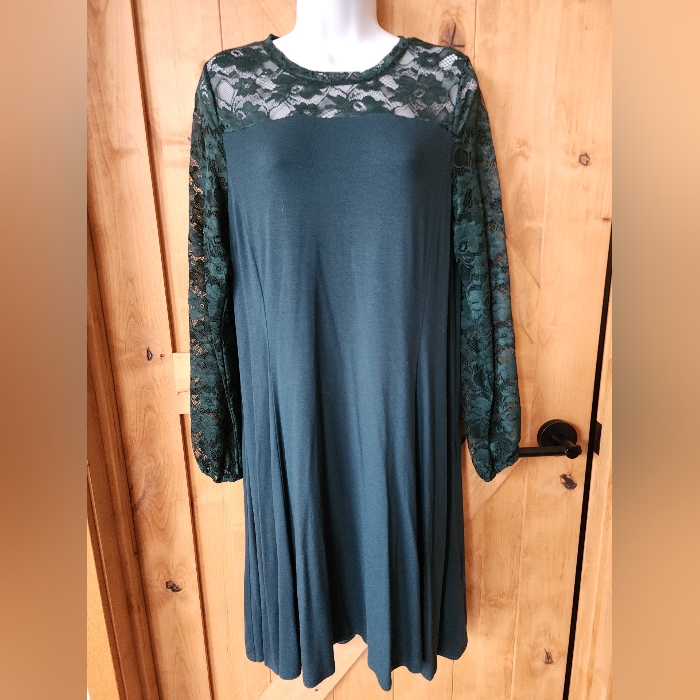 Apt 9, M, Long Sleeve Lace Green Dress